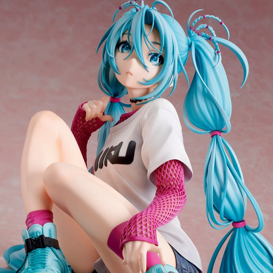 Studio Ghibli Hatsune Miku x Yoneyama Mai The Latest Street Style "Cute"