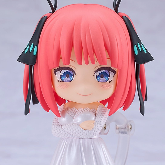 Nendoroid No.2371 Nino Nakano: Wedding Dress Ver. Gift wrapping Themed Background