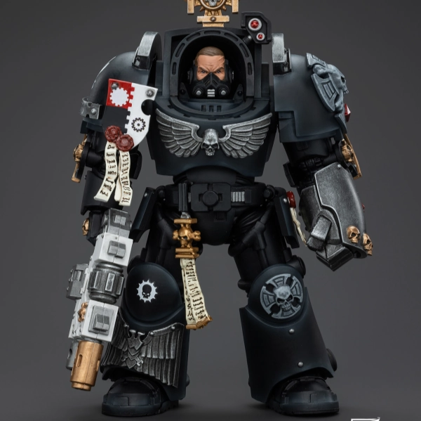 [Backorder] WARHAMMER Iron Hands Captain in Terminator Armour Film Character Family friendly